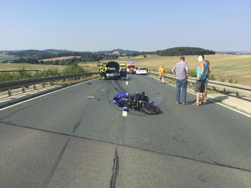 Motorrad gegen PKW Motorrad gegen PKW